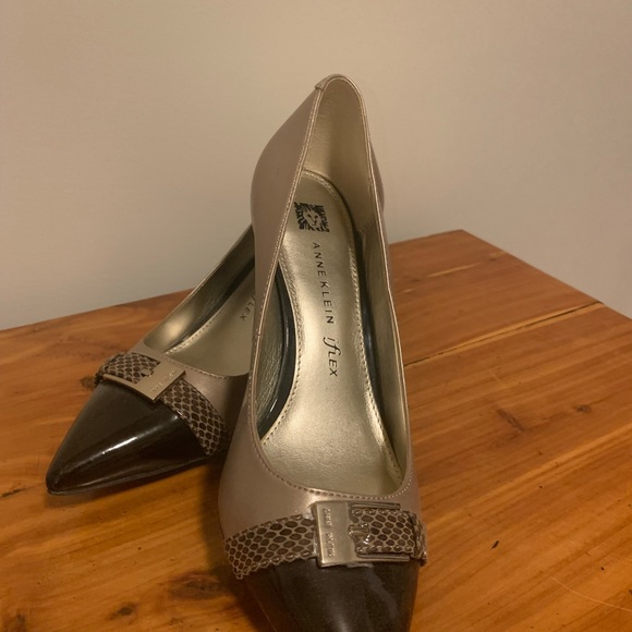 Ann Klein pumps - Picture 3 of 4
